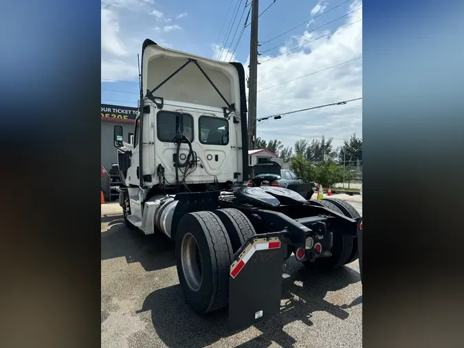 2019 FREIGHTLINER/MERCEDES NEW CASCADIA 116