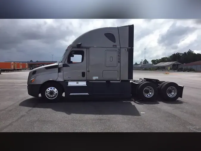2025 Freightliner Cascadia 126
