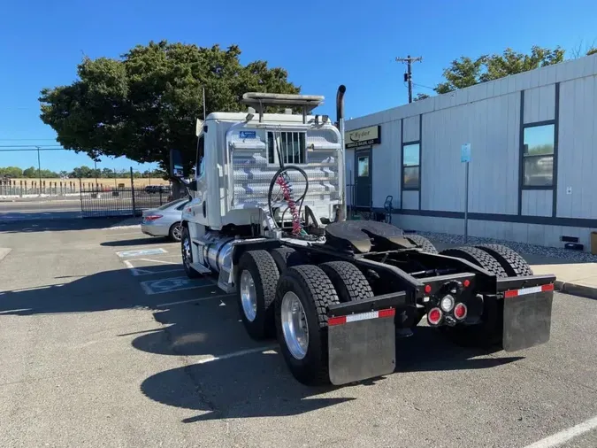2020 FREIGHTLINER/MERCEDES CASCADIA 125a74cde262b7e1cd4735d536ceb4e9c85
