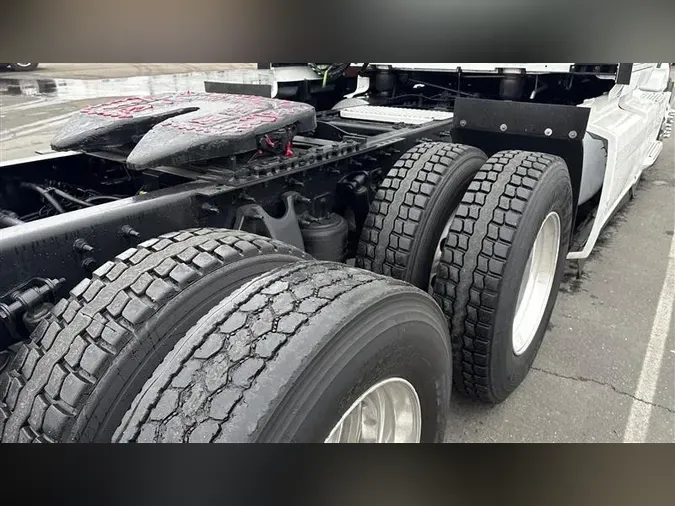 2019 INTERNATIONAL LT