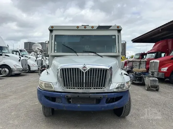 2010 INTERNATIONAL DURASTAR 4300