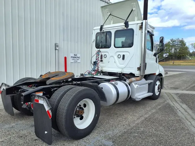 2020 FREIGHTLINER/MERCEDES NEW CASCADIA 116a756ef0e5e259ad6714401b7093b624e