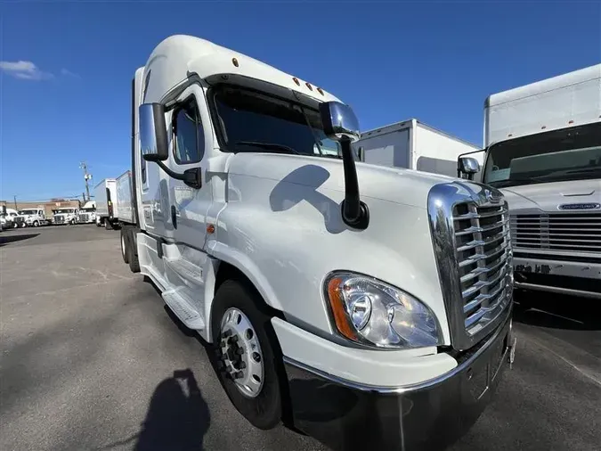 2019 FREIGHTLINER/MERCEDES CASCADIA 125