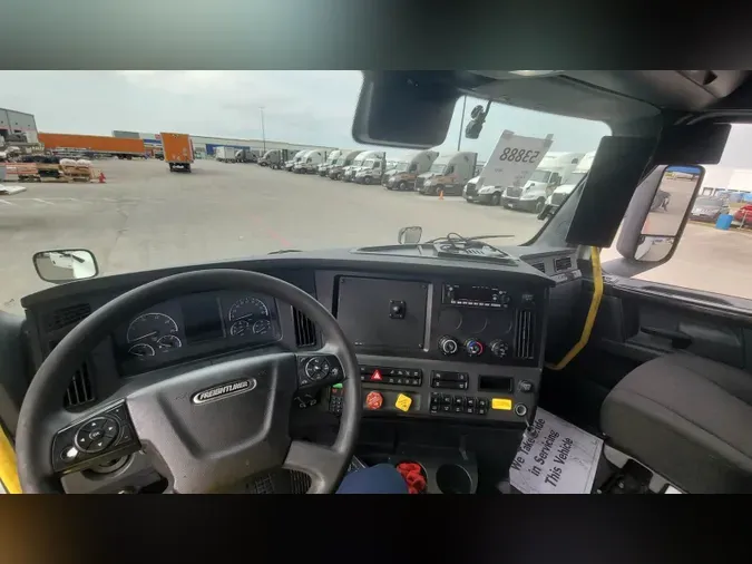 2023 Freightliner Cascadia 126
