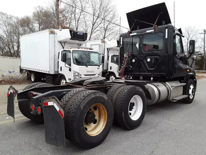 2019 FREIGHTLINER/MERCEDES CASCADIA 125a7601d0d856da1535406105273191e30