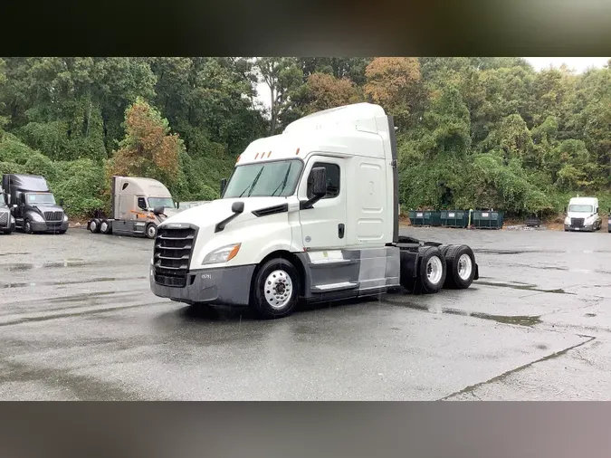 2019 Freightliner Cascadia 126