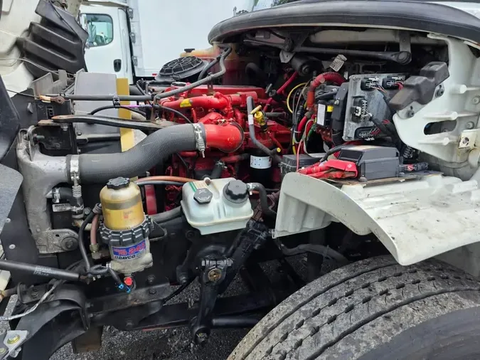 2017 FREIGHTLINER M2 106