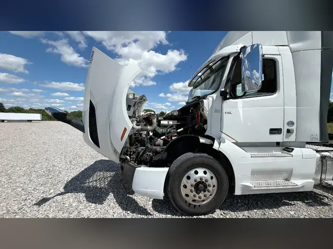 2020 Volvo VNL300