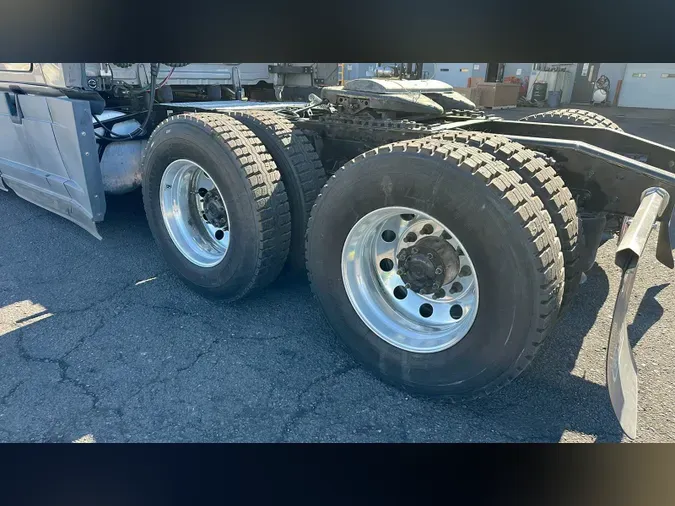 2022 Freightliner Cascadia 126a76b6ef2782cad767b4ef0a4213ef906