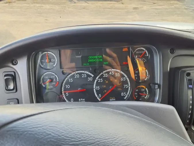 2020 FREIGHTLINER/MERCEDES M2 106