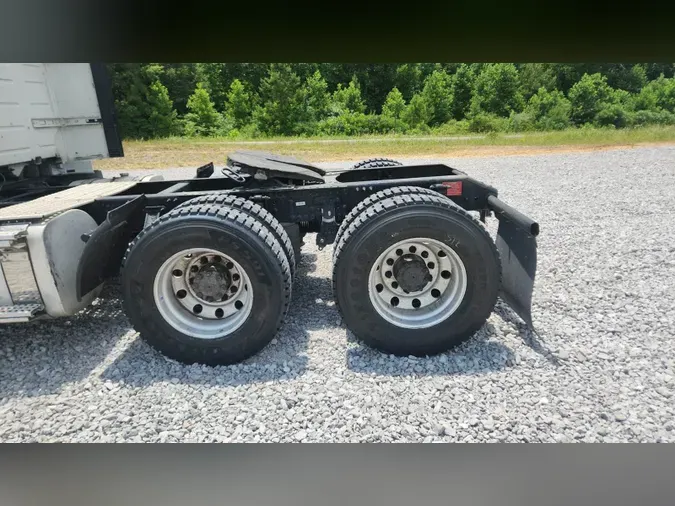 2019 Volvo VNL300