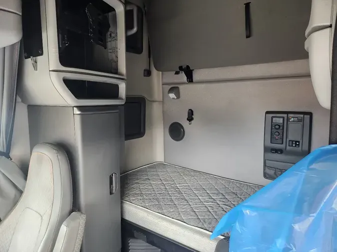 2023 VOLVO VNL64T760a76f7dc5ae62a26899988973a674b834