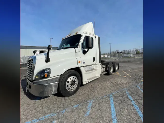 2017 FREIGHTLINER/MERCEDES CASCADIA 125a76fe1ffae9277289d905f05d728e804