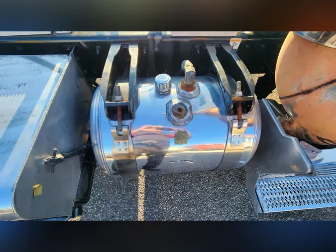 2020 Peterbilt 567