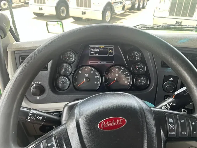 2019 Peterbilt 579