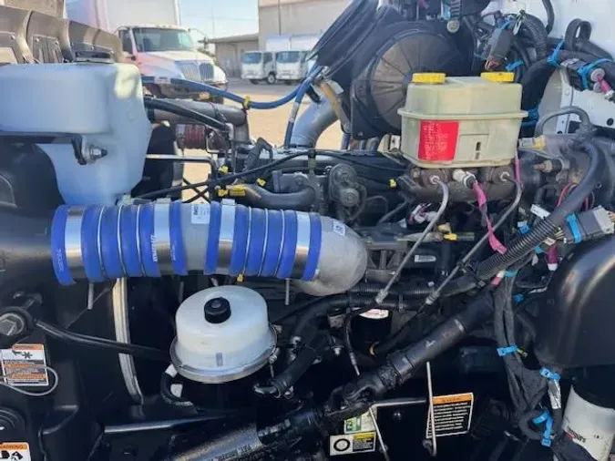 2019 Peterbilt 325