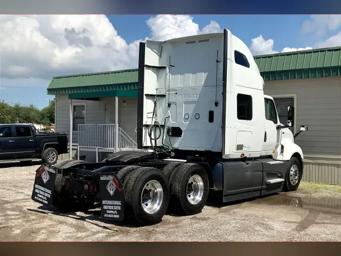 2022 INT LT625 6x4