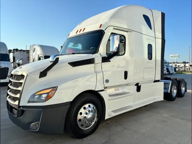 2023 Freightliner Cascadia 126