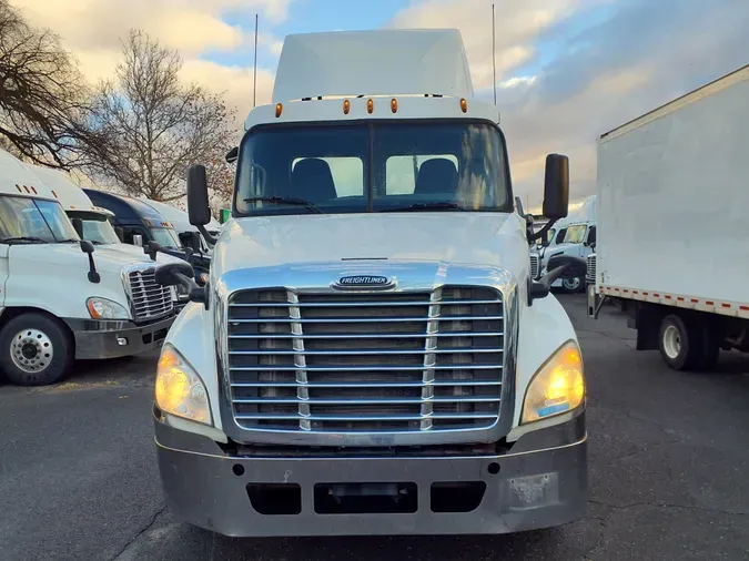 2016 FREIGHTLINER/MERCEDES CASCADIA 125