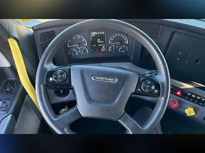 2022 FREIGHTLINER CA126