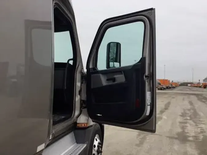 2020 Freightliner Cascadia