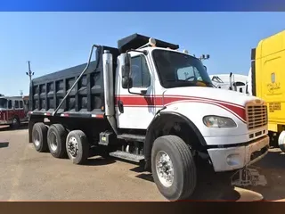 2005 FREIGHTLINER BUSINESS CLASS M2 106
