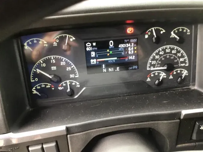 2022 VOLVO VNL760