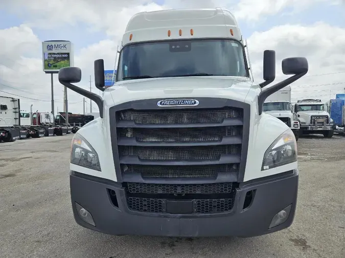 2021 FREIGHTLINER CASCADIA CA126