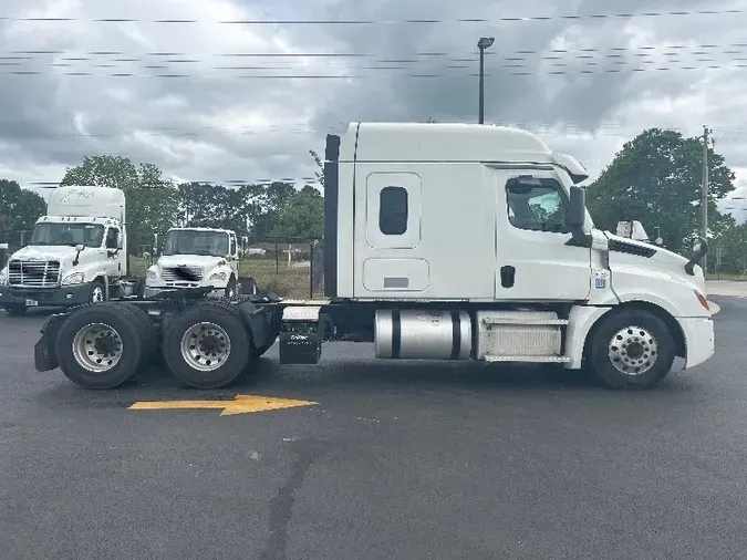 2021 FREIGHTLINER CA126