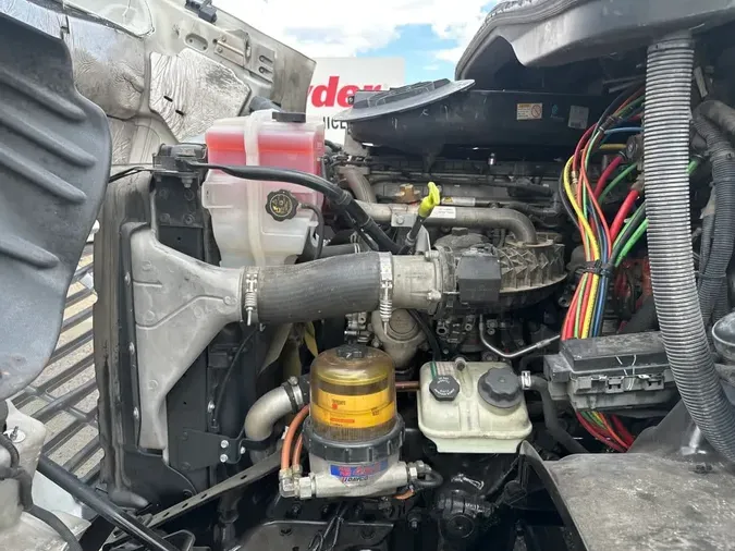 2017 FREIGHTLINER CASCADIA 113