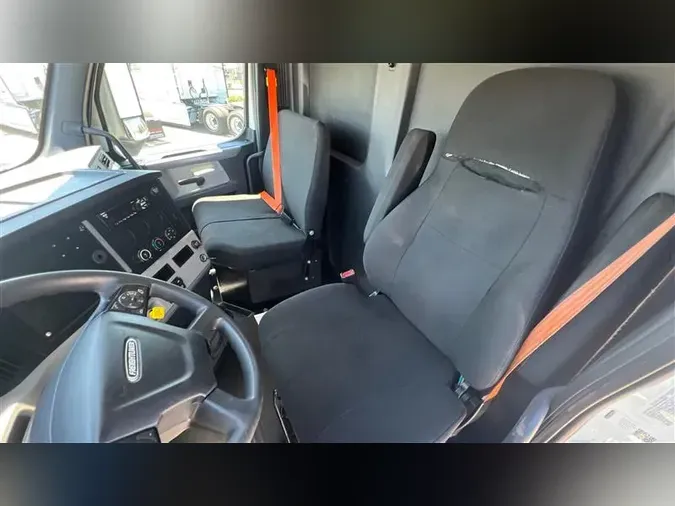 2019 FREIGHTLINER CA126