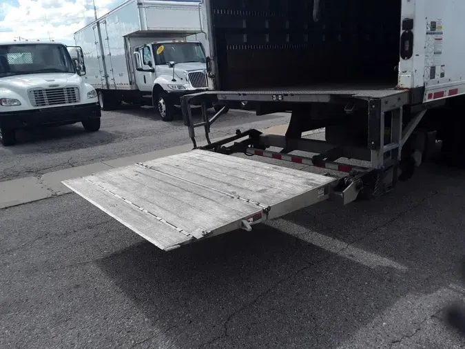 2018 FREIGHTLINER M2 106
