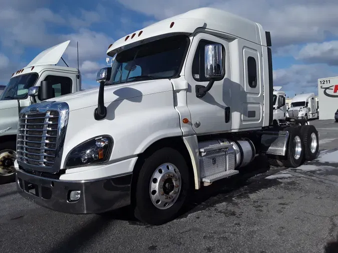 2018 FREIGHTLINER/MERCEDES CASCADIA 125