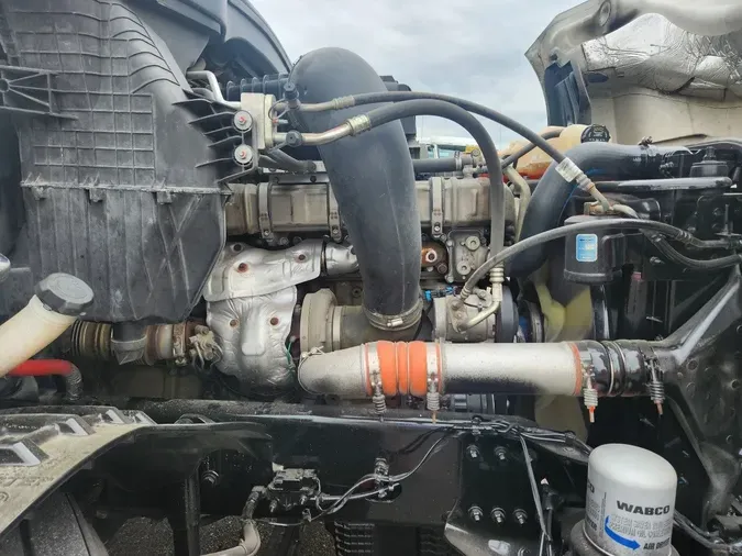 2021 FREIGHTLINER Cascadia 126