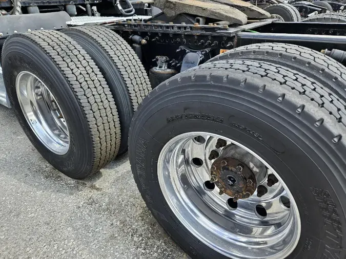 2021 FREIGHTLINER CASCADIA