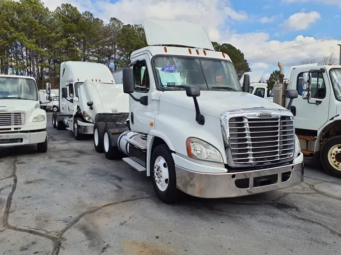 2016 FREIGHTLINER/MERCEDES CASCADIA 125a7a45e89394184b271b8b6f31156e9ac