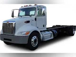 2021 Peterbilt 337