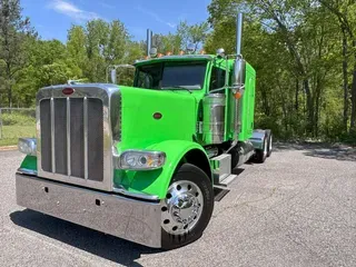 2021 Peterbilt 389