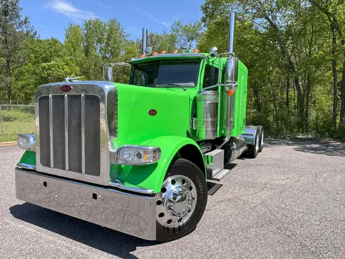 2021 Peterbilt 389