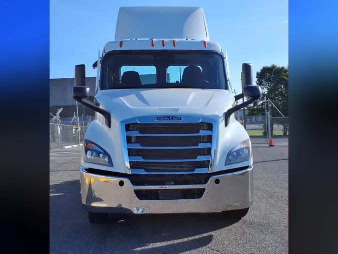 2020 FREIGHTLINER/MERCEDES NEW CASCADIA 116a7a7b624d694b7fa429a8e64322f88a6