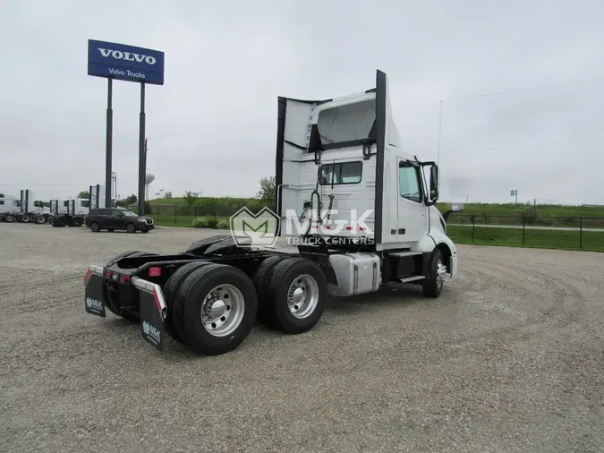 2025 VOLVO VNL64T300N