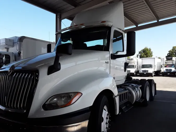 2018 NAVISTAR INTERNATIONAL LT625 DAYCAB T/A