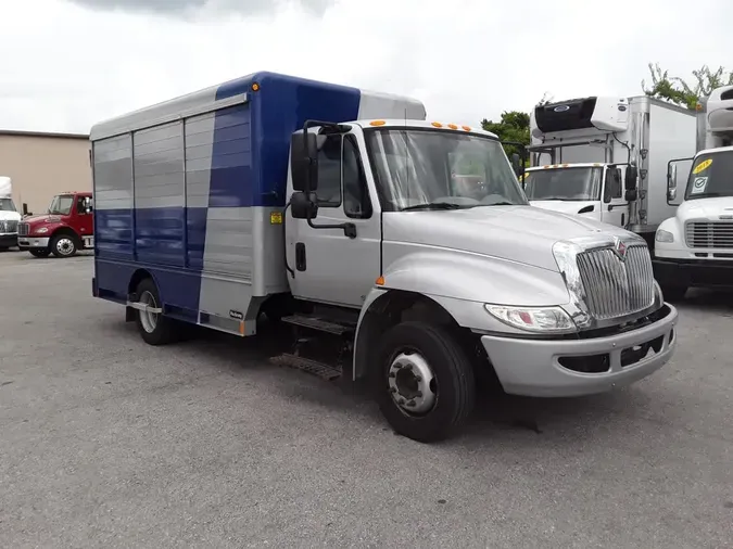 2018 NAVISTAR INTERNATIONAL 4300LP (4X2)