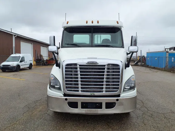 2016 FREIGHTLINER/MERCEDES CASCADIA 113