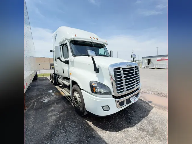 2017 FREIGHTLINER/MERCEDES CASCADIA 125