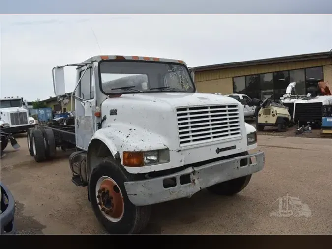 2002 INTERNATIONAL 4900