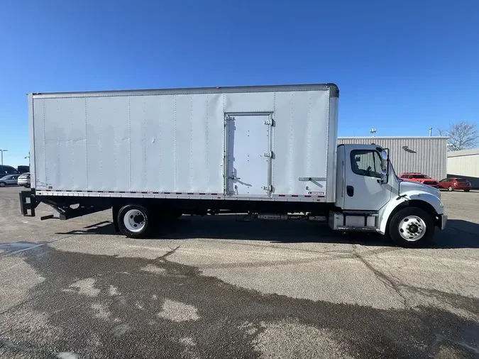 2017 Freightliner M2 106