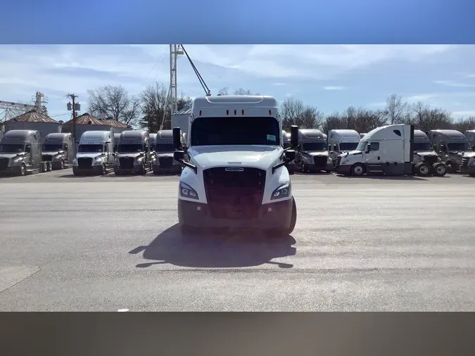 2022 Freightliner Cascadia 126a7becdc21756b86b6b733bfe52b62486