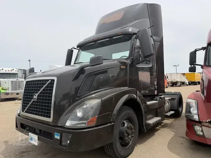 2016 VOLVO VNL64T300