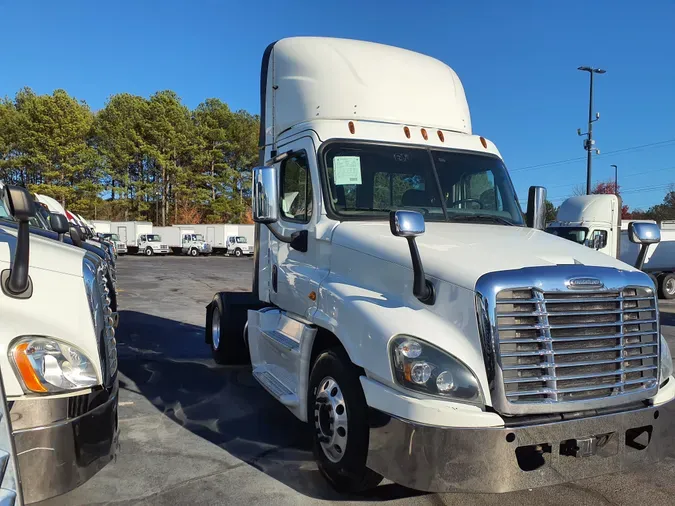 2016 FREIGHTLINER/MERCEDES CASCADIA 125a7c2fb294ca637f4aa2d987a14d66273